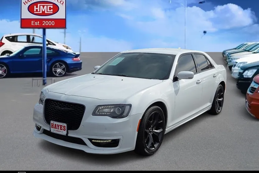 2022 Chrysler 300 Touring L photo 1