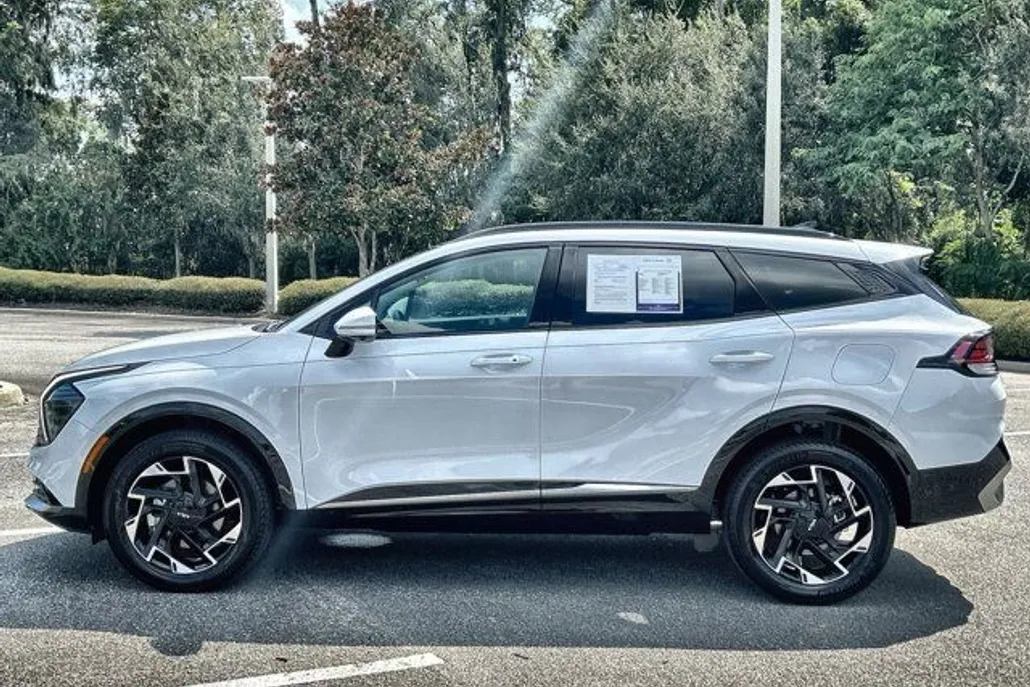 2025 Kia Sportage photo 1