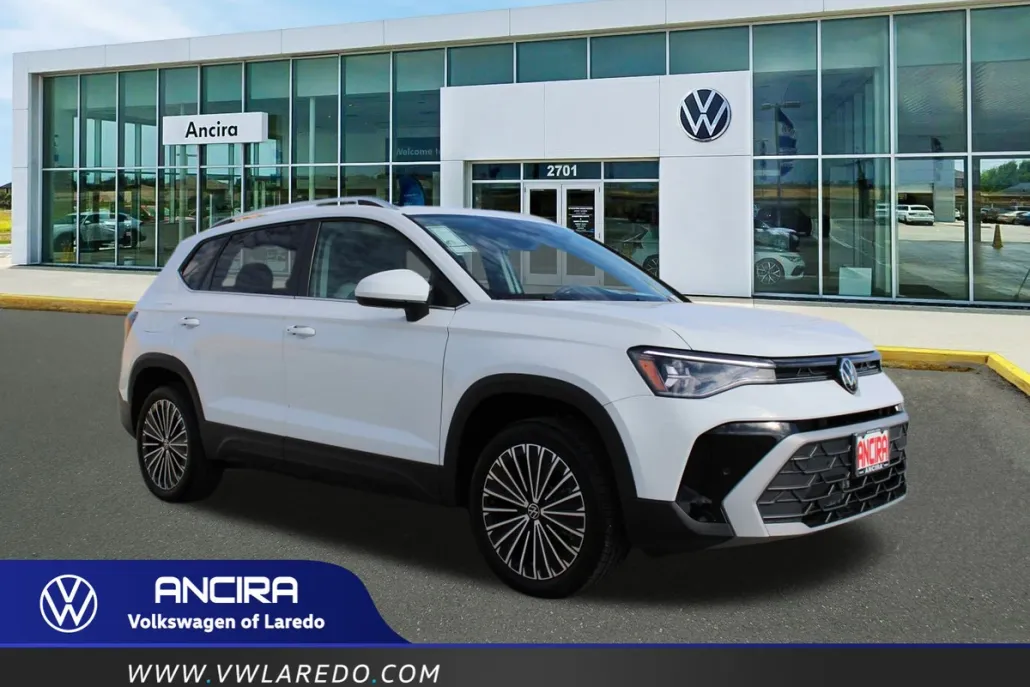 2025 Volkswagen Taos SE photo 1
