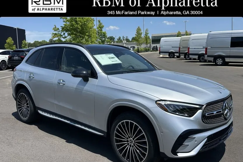 2025 Mercedes Benz GLC 300 4MATIC photo 1