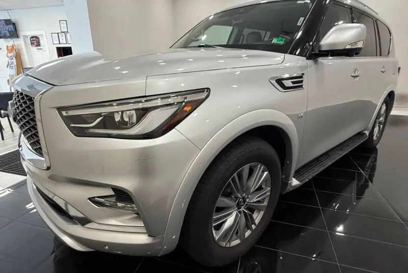 2020 Infiniti QX80 Luxe photo 1