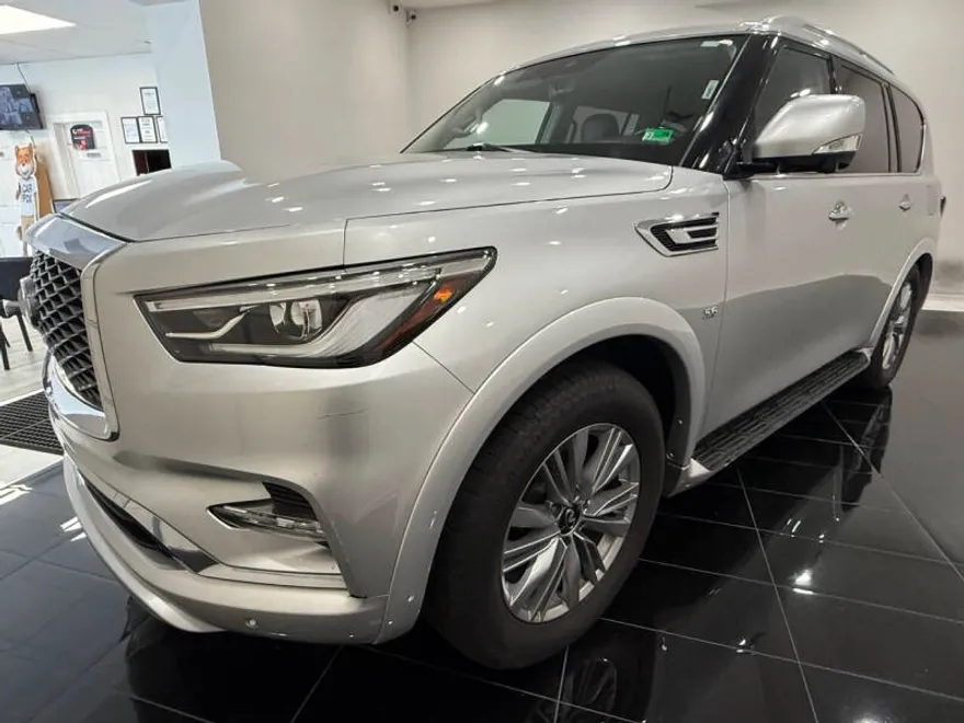 2020 Infiniti QX80 Luxe photo 1