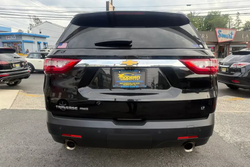 2020 Chevrolet Traverse photo 1