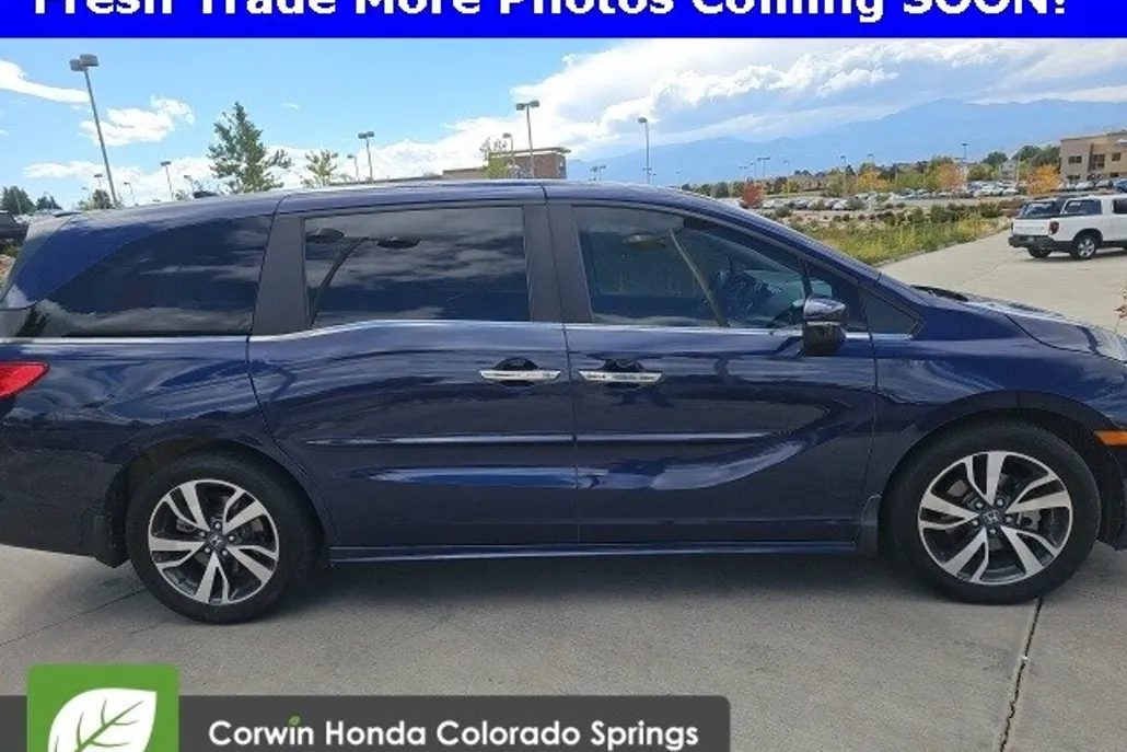 2024 Honda Odyssey Touring photo 1