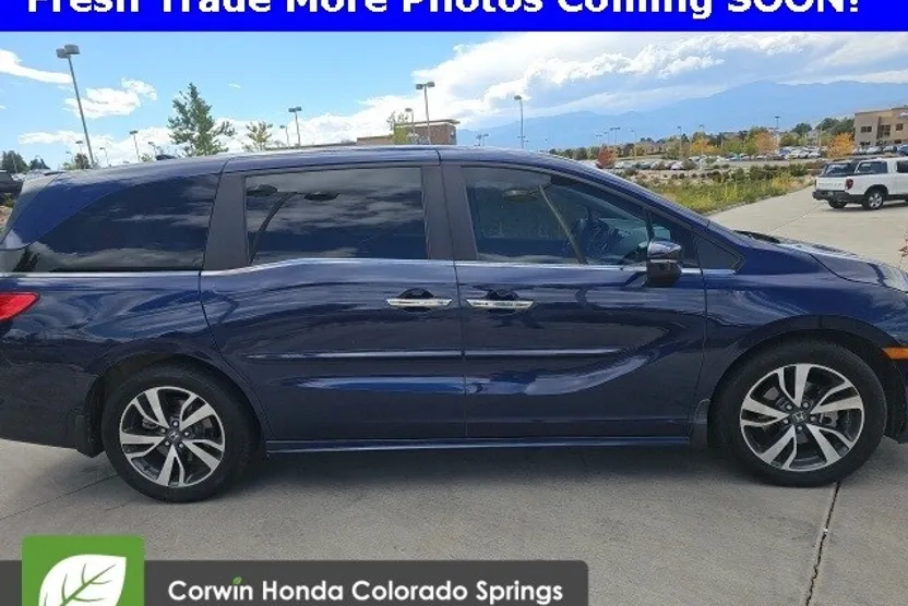 2024 Honda Odyssey Touring photo 1