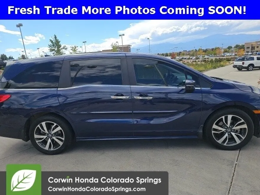 2024 Honda Odyssey Touring photo 1