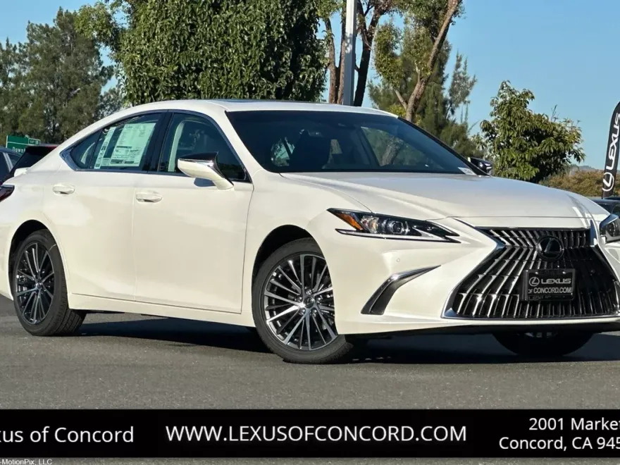 2025 Lexus ES 300h photo 1
