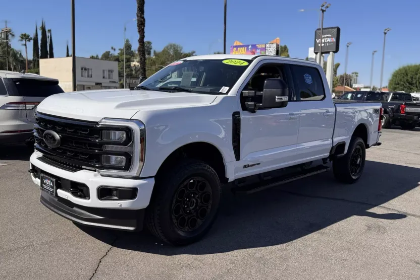 2024 Ford F-250 Lariat photo 1