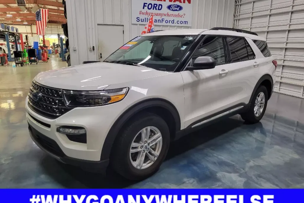 2022 Ford Explorer XLT photo 1