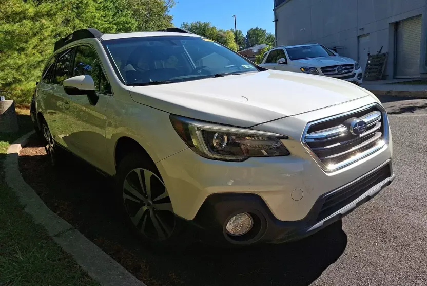 2019 Subaru Outback 2.5i Limited photo 1