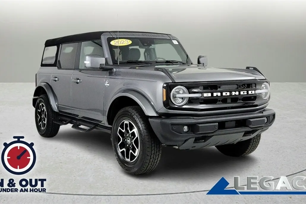 2023 Ford Bronco Outer Banks photo 1
