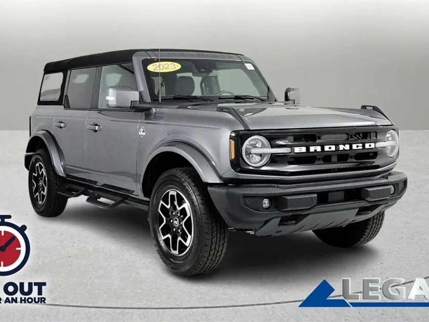 2023 Ford Bronco Outer Banks photo 1
