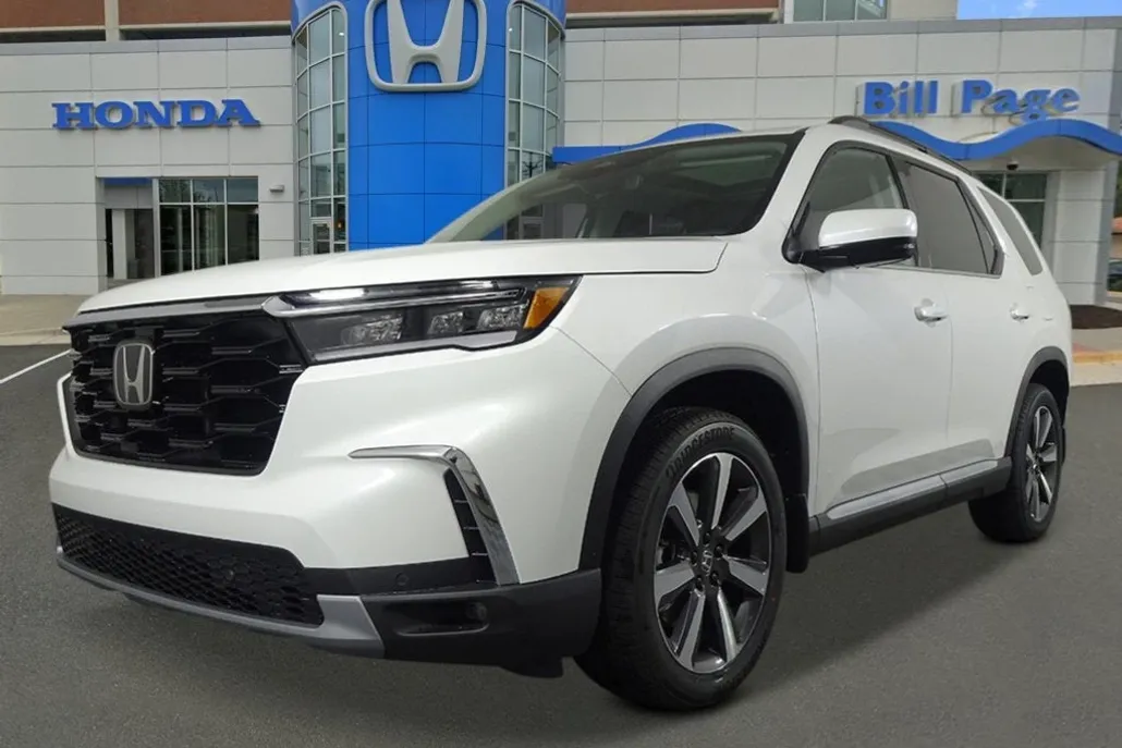 2025 Honda Pilot Touring photo 1
