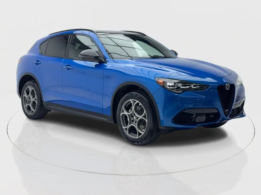2025 Alfa Romeo Stelvio Sprint Base photo 1