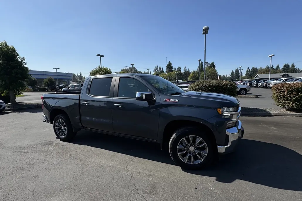 2021 Chevrolet Silverado 1500 LT photo 1