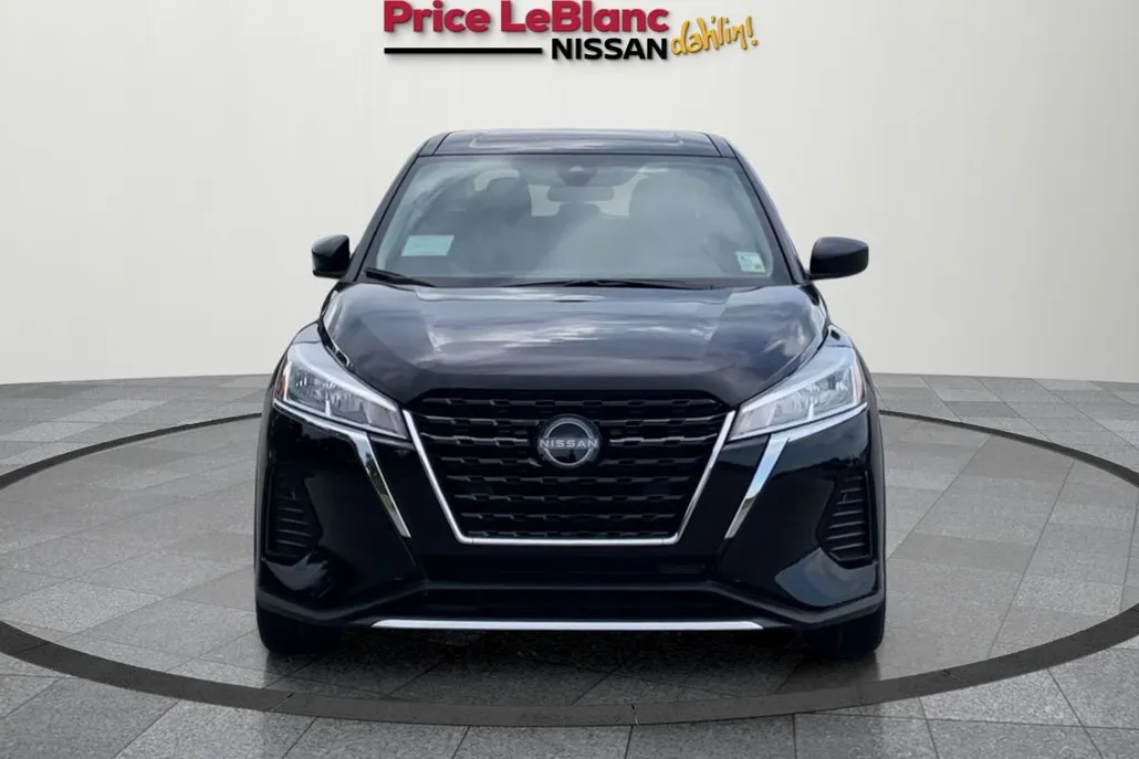 2025 Nissan Kicks Play S photo 1