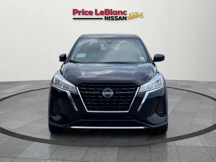 2025 Nissan Kicks Play S photo 1