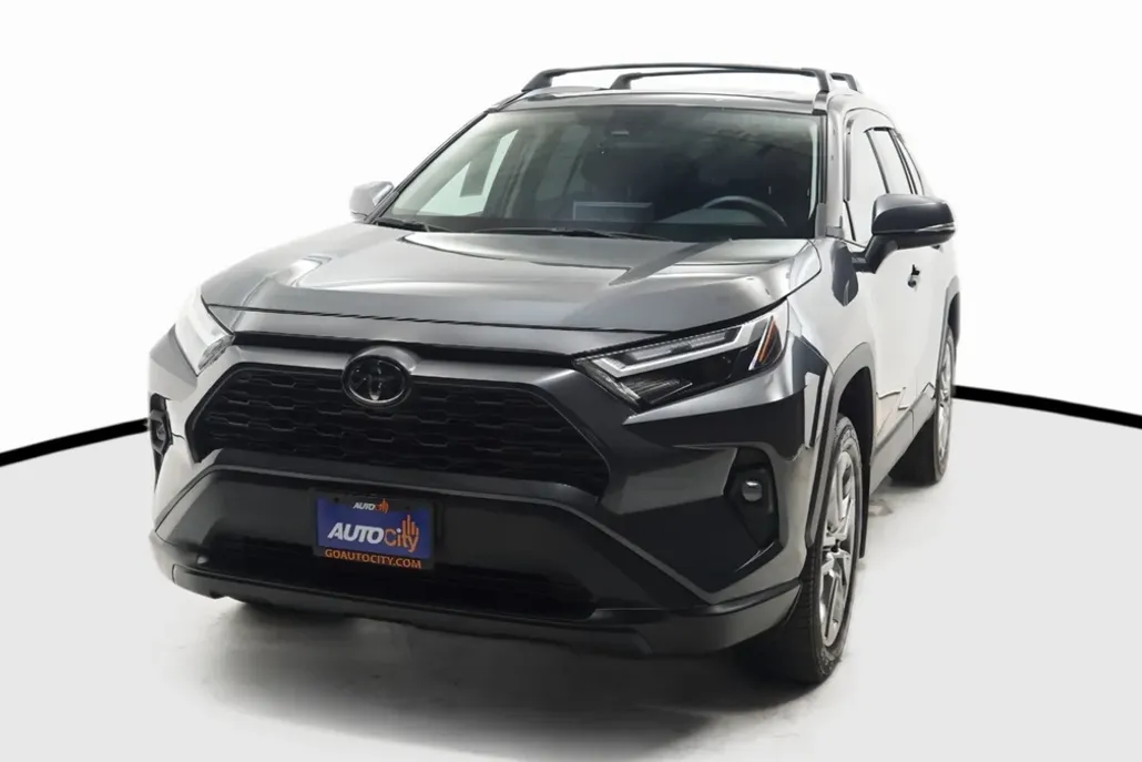 2023 Toyota RAV4 XLE Premium photo 1