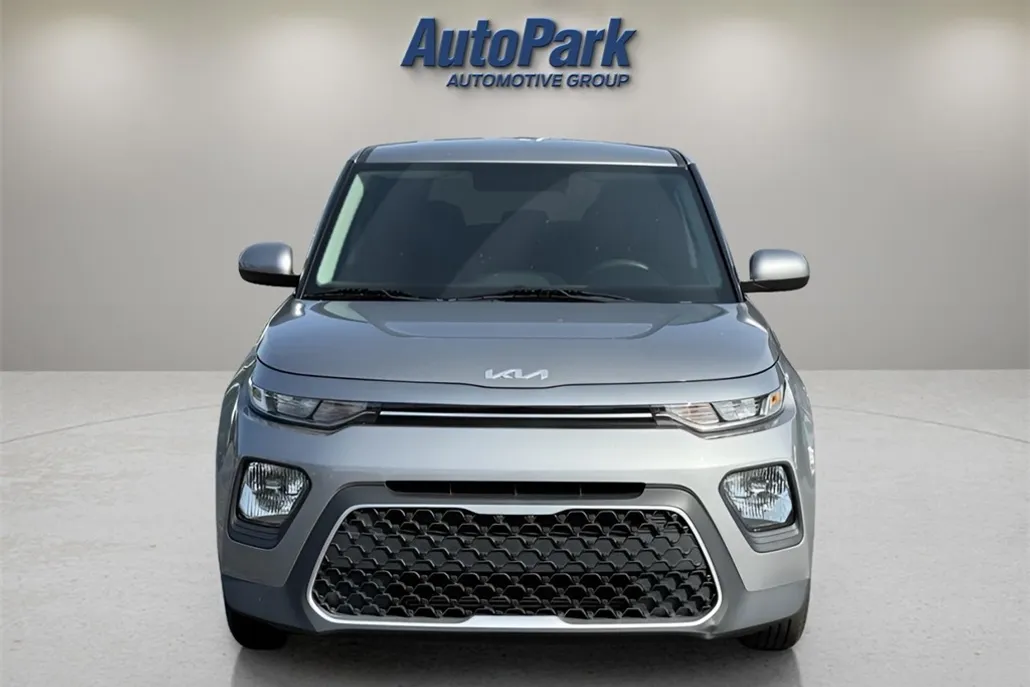 2022 Kia Soul LX photo 1