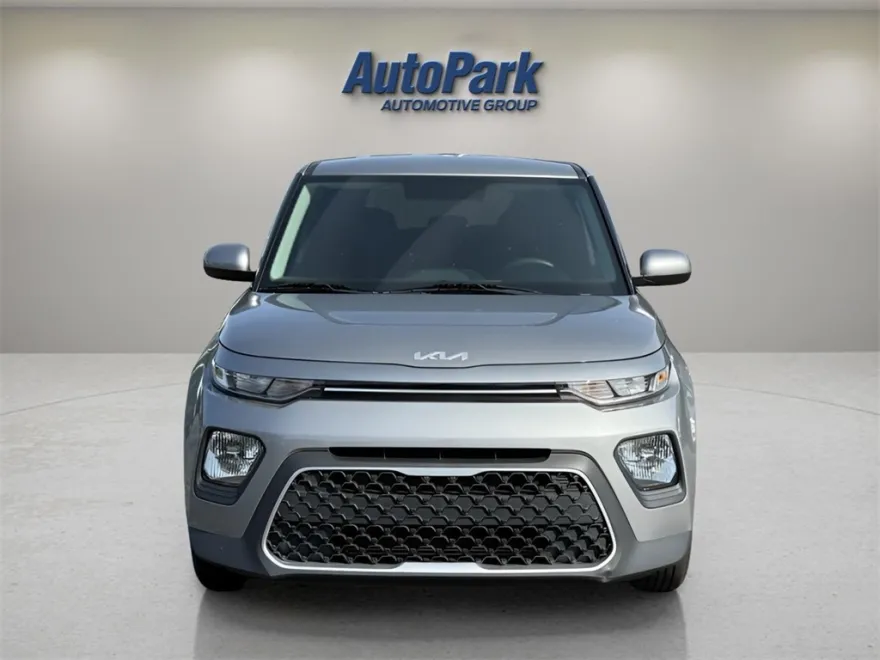 2022 Kia Soul LX photo 1