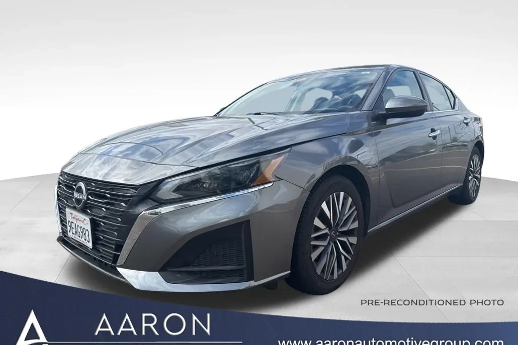 2023 Nissan Altima 2.5 SV photo 1