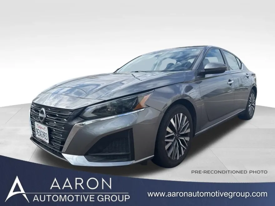 2023 Nissan Altima 2.5 SV photo 1