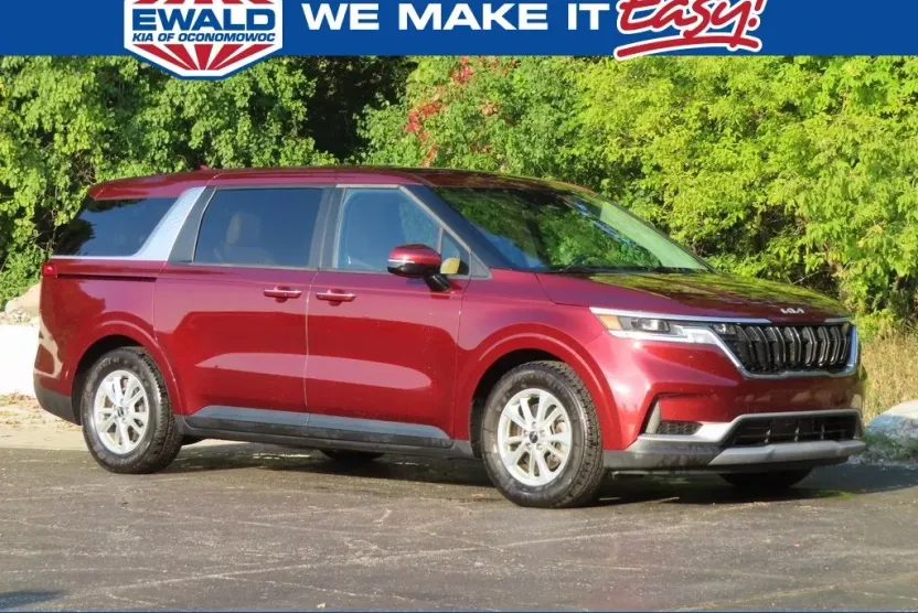 2024 Kia Carnival LX photo 1