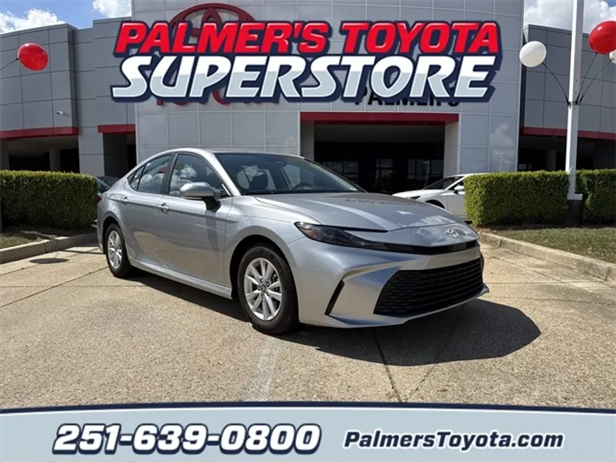 2025 Toyota Camry LE photo 1