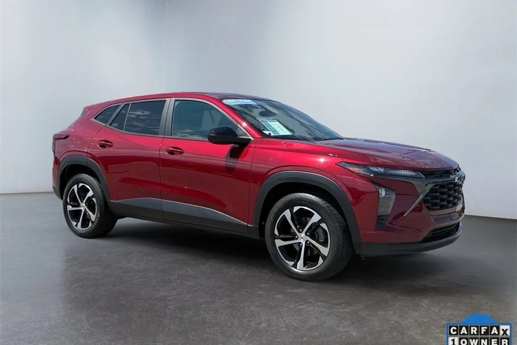 2024 Chevrolet Trax photo 1