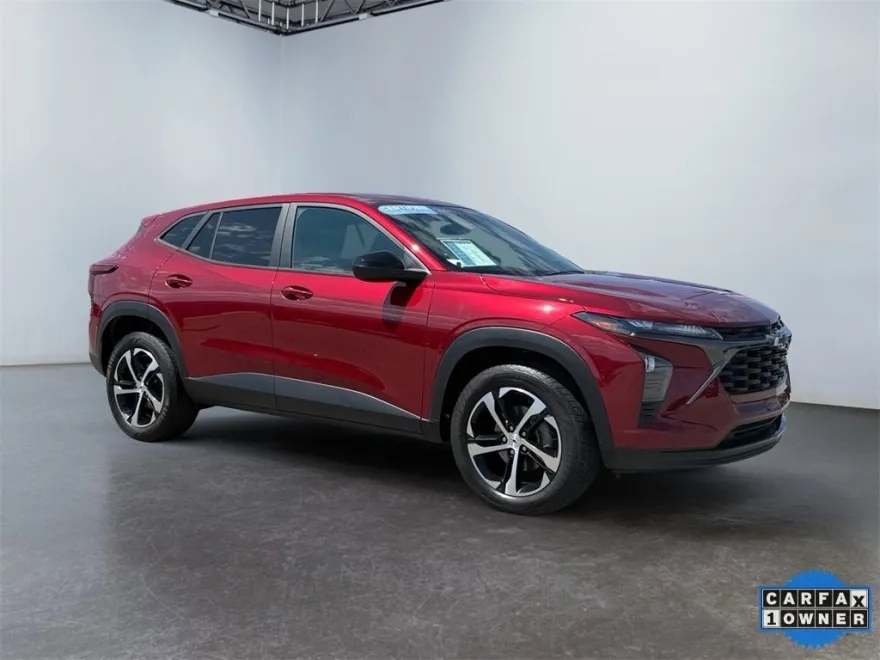 2024 Chevrolet Trax photo 1