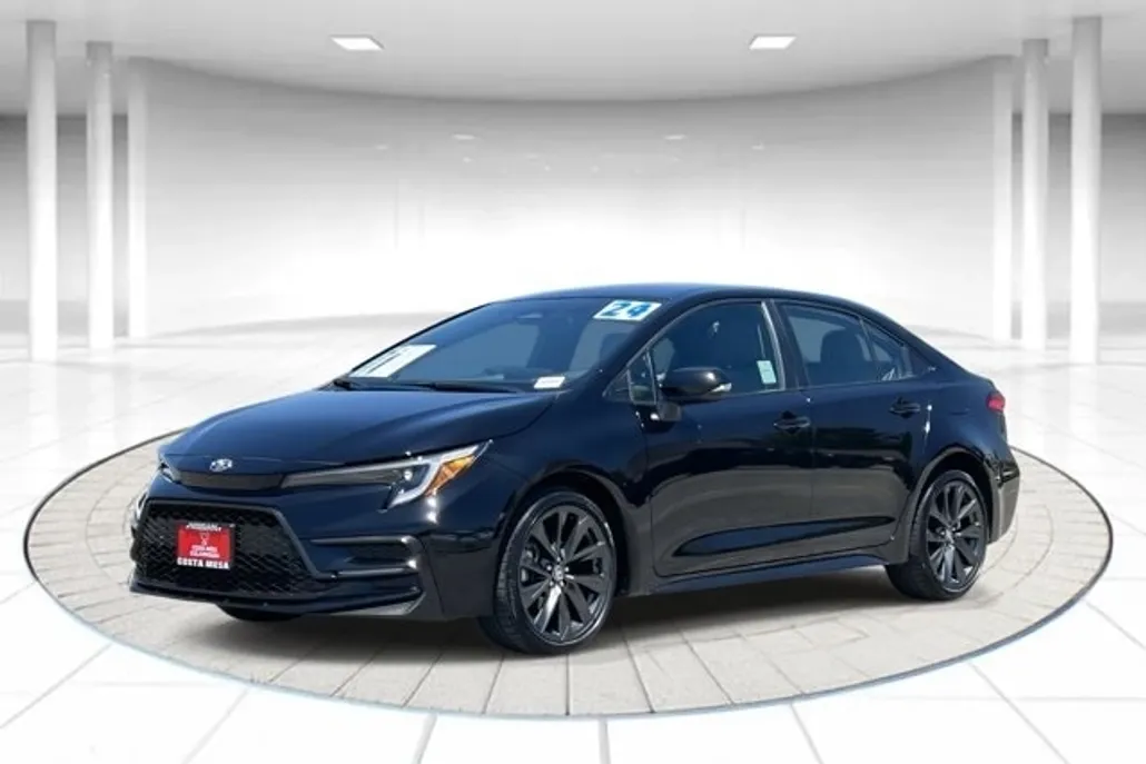 2024 Toyota Corolla SE photo 1