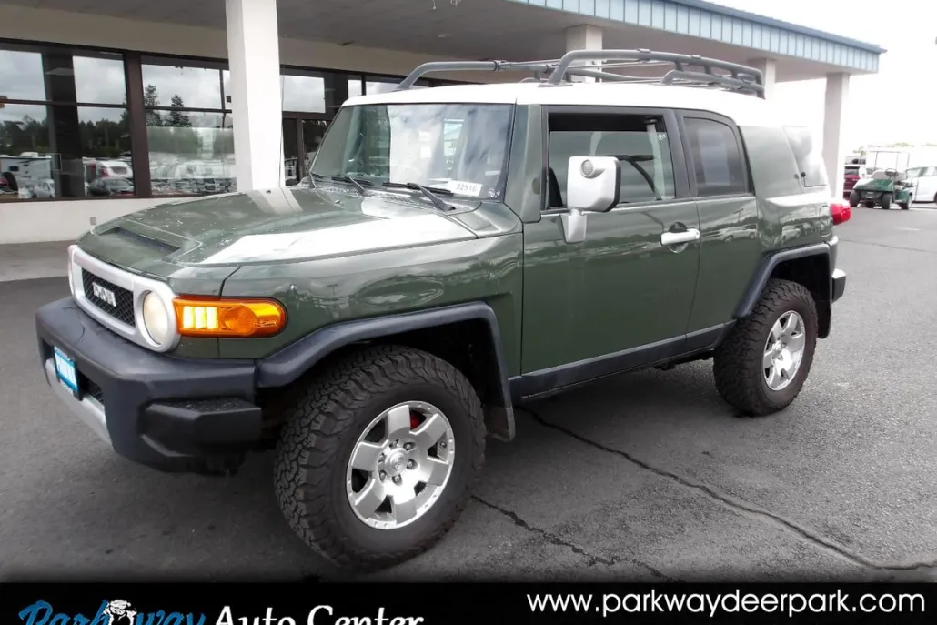 2010 Toyota FJ Cruiser Base photo 1