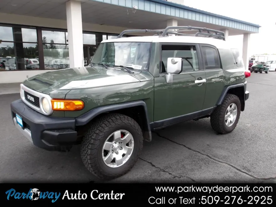2010 Toyota FJ Cruiser Base photo 1