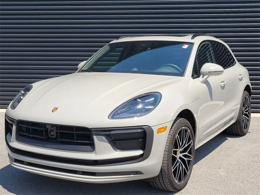 2024 Porsche Macan Base photo 1