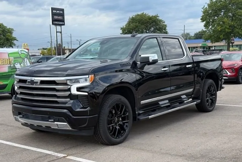 2024 Chevrolet Silverado 1500 High Country photo 1