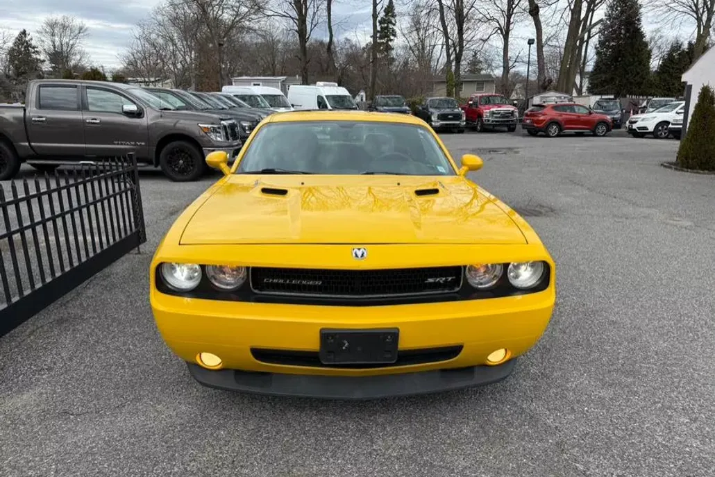 2010 Dodge Challenger SRT8 photo 1