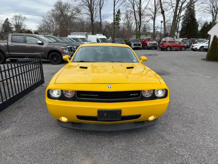 2010 Dodge Challenger SRT8 photo 1
