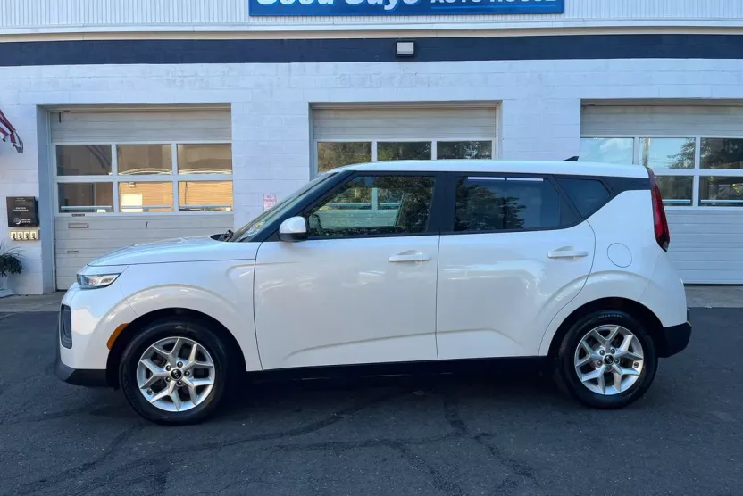2020 Kia Soul S photo 1
