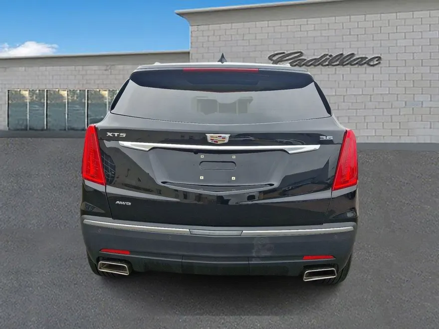 2018 Cadillac XT5 Luxury photo 1