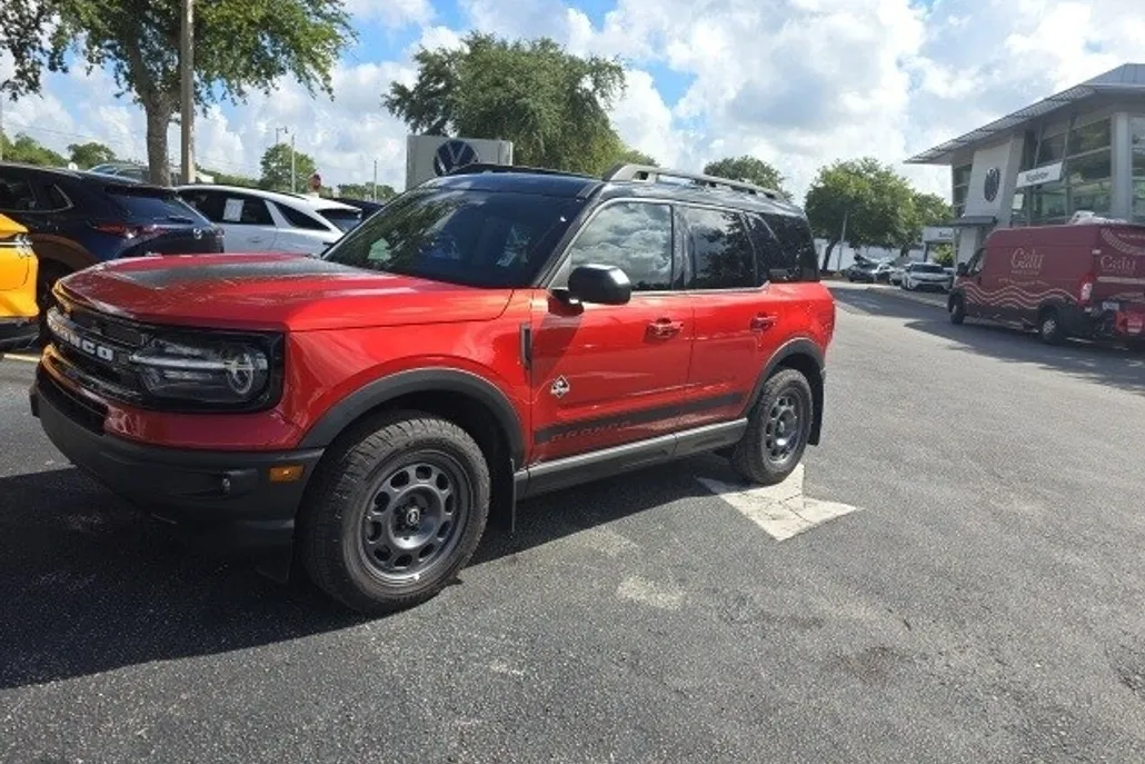 2024 Ford Bronco Sport Outer Banks photo 1