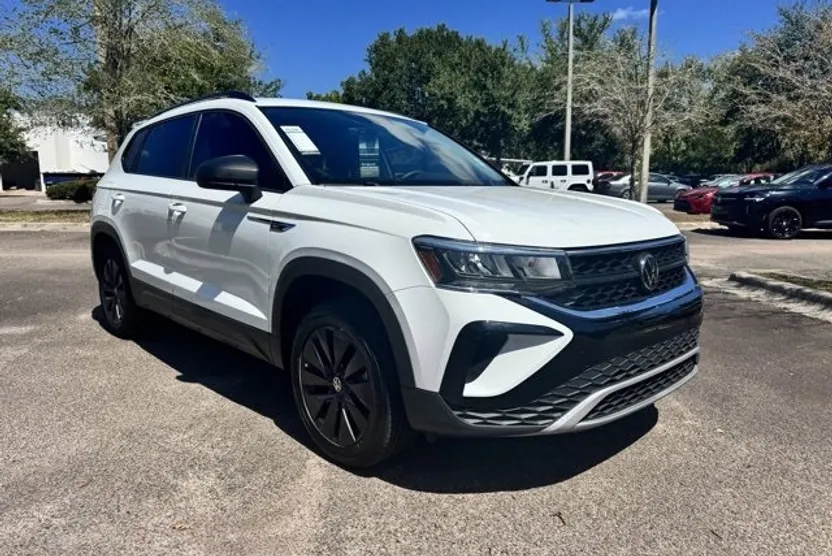2023 Volkswagen Taos S photo 1