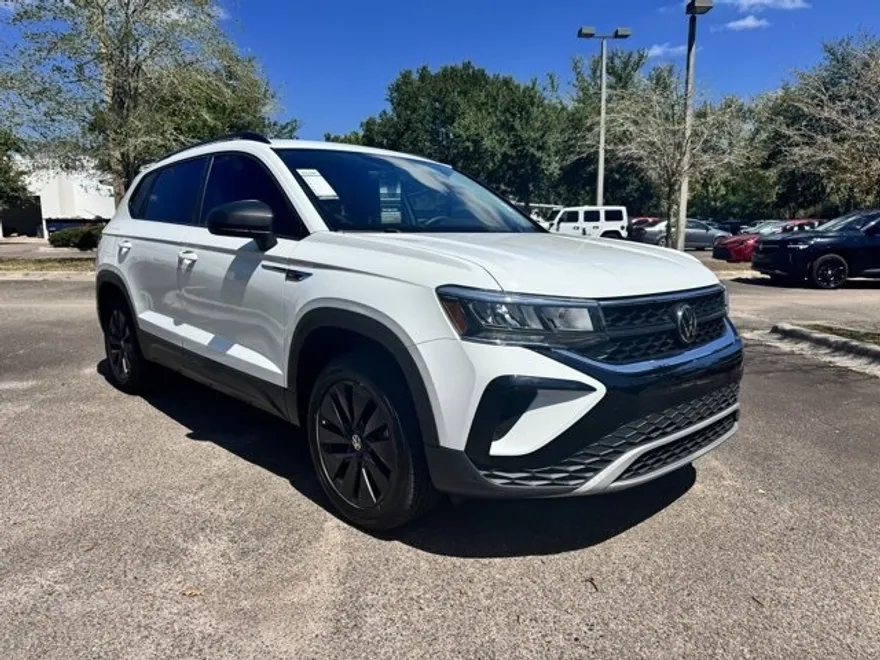 2023 Volkswagen Taos S photo 1