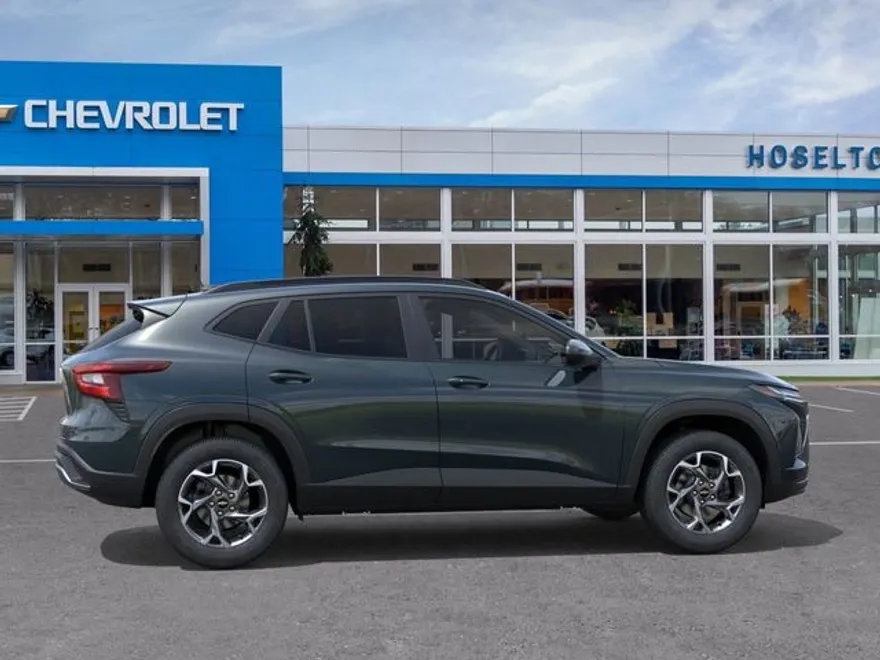 2025 Chevrolet Trax LT photo 1