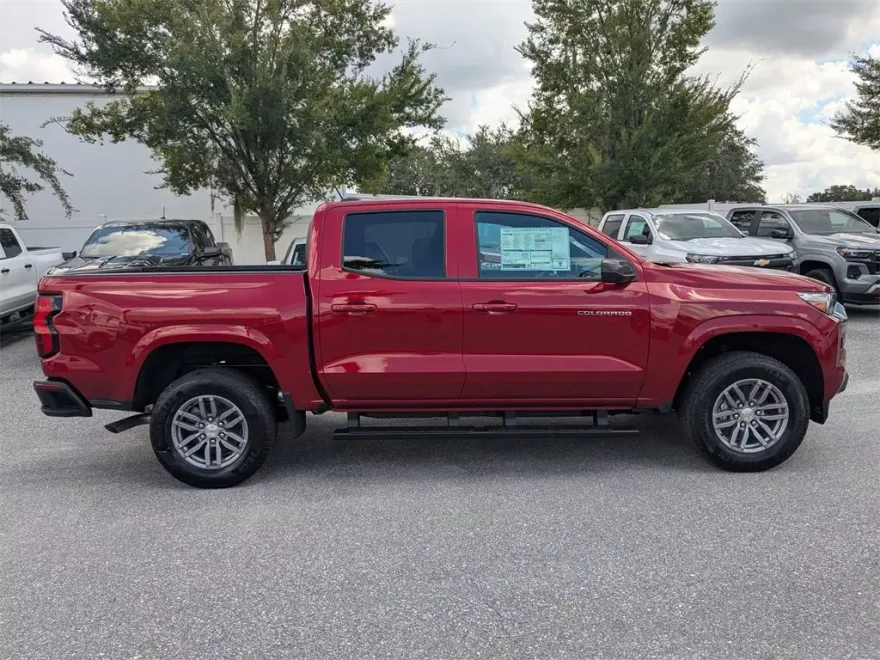 2026 Chevrolet Colorado LT photo 1
