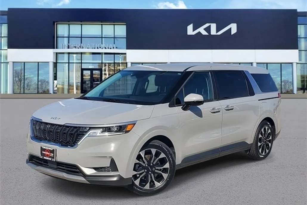 2023 Kia Carnival EX photo 1
