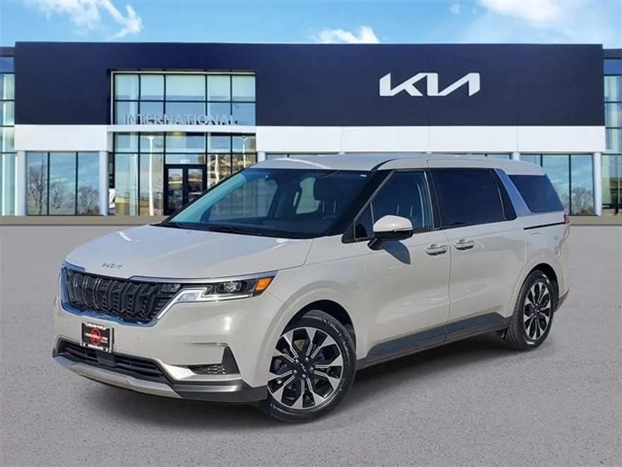 2023 Kia Carnival EX photo 1