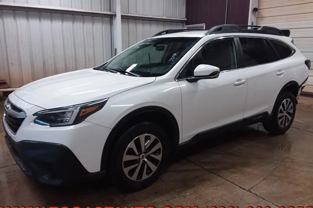 2020 Subaru Outback Premium photo 1