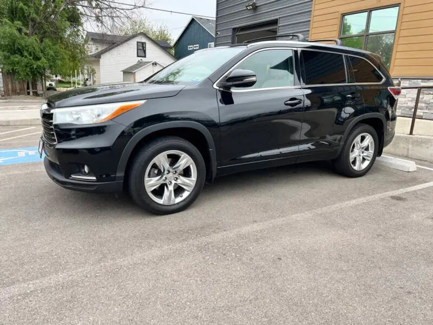 2015 Toyota Highlander Limited photo 1