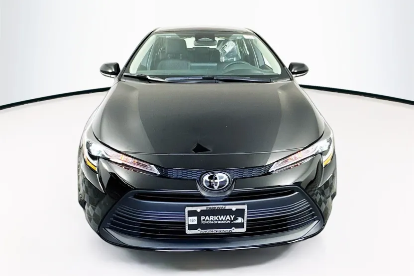 2026 Toyota Corolla LE photo 1
