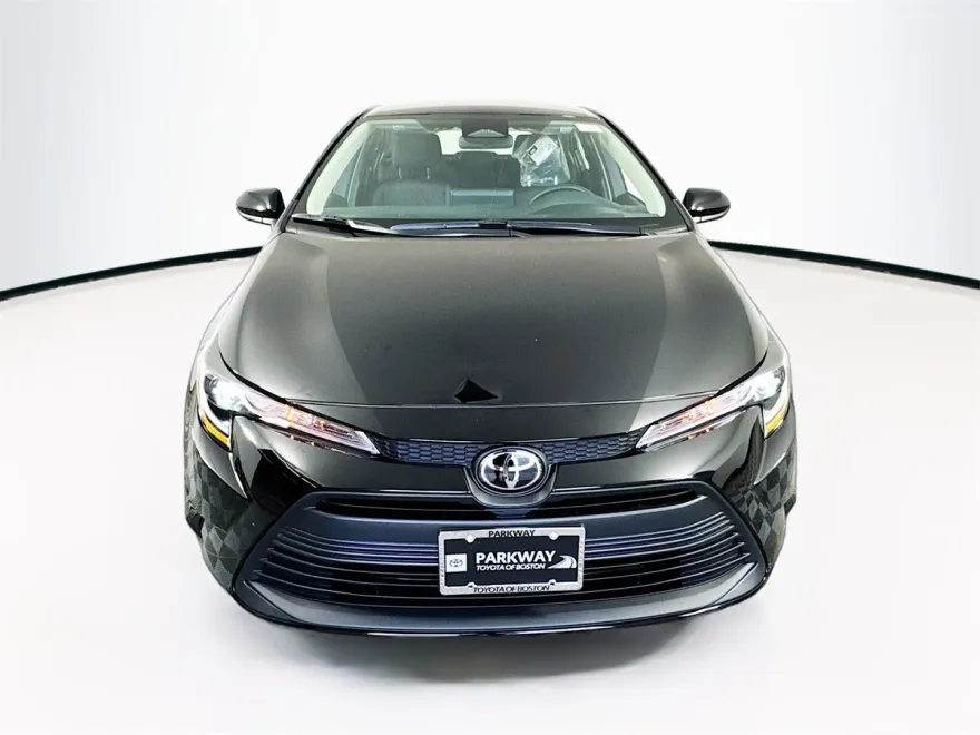 2026 Toyota Corolla LE photo 1